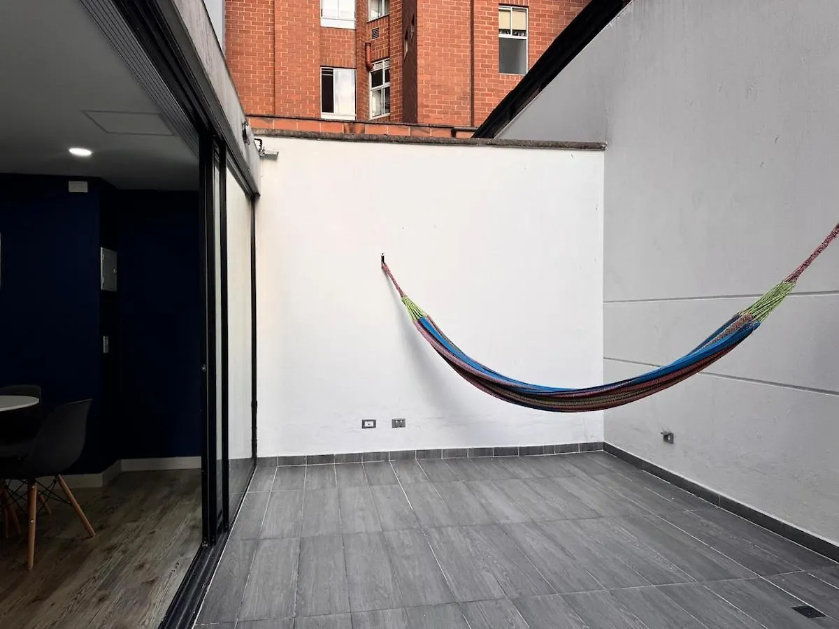 Terraza Privada En Laureles Con Aire Acondicionado Daire Medellín